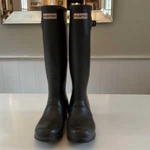 Hunter Black Matte Tall Rain Boots Size 6